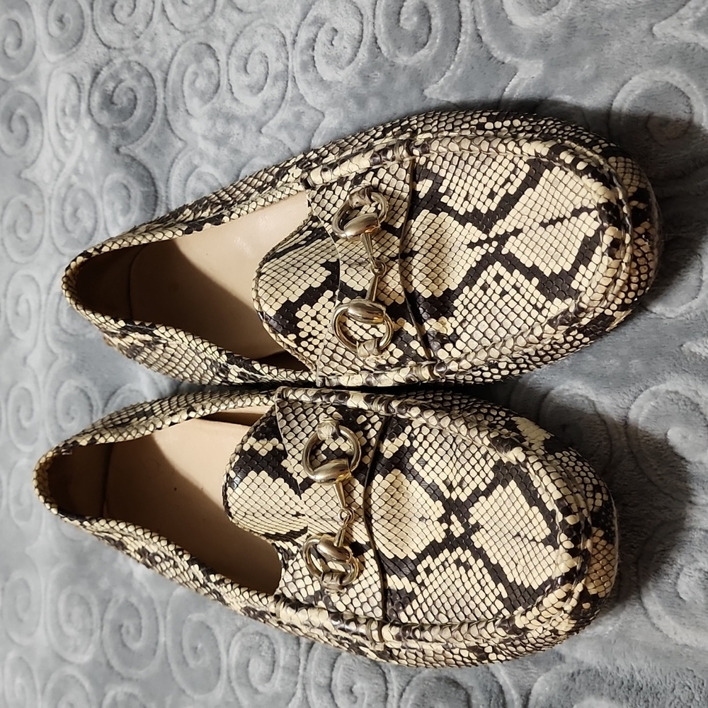 Women's gucci shoes size 38.5